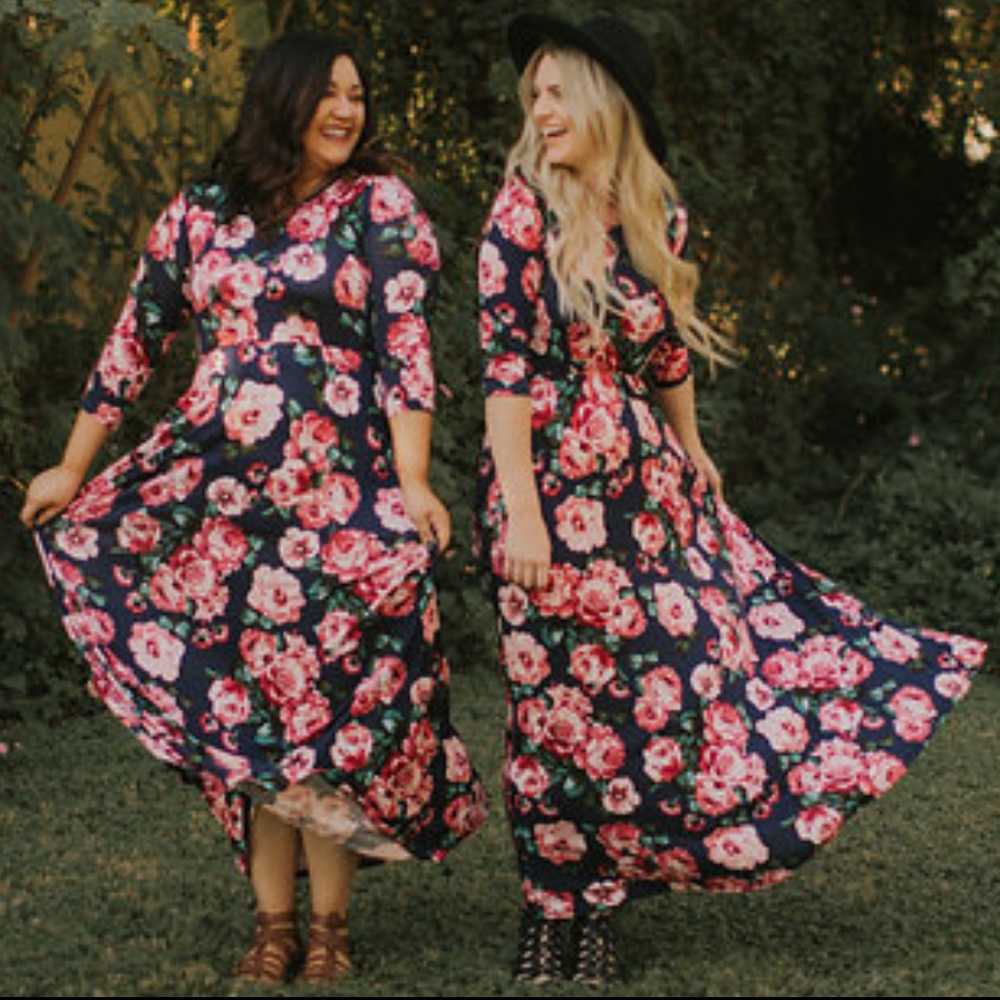 🌱 3 LEFT 🌱 Floral Navy & Pink Dress - Picture 4 of 8